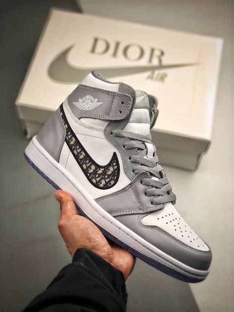 nike air jordans dior.